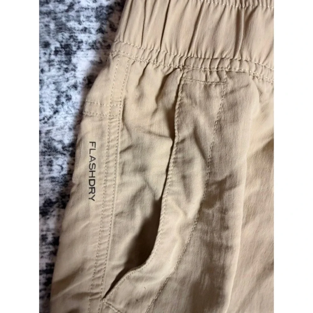 North Face Men's Flash dry tan shorts Size L